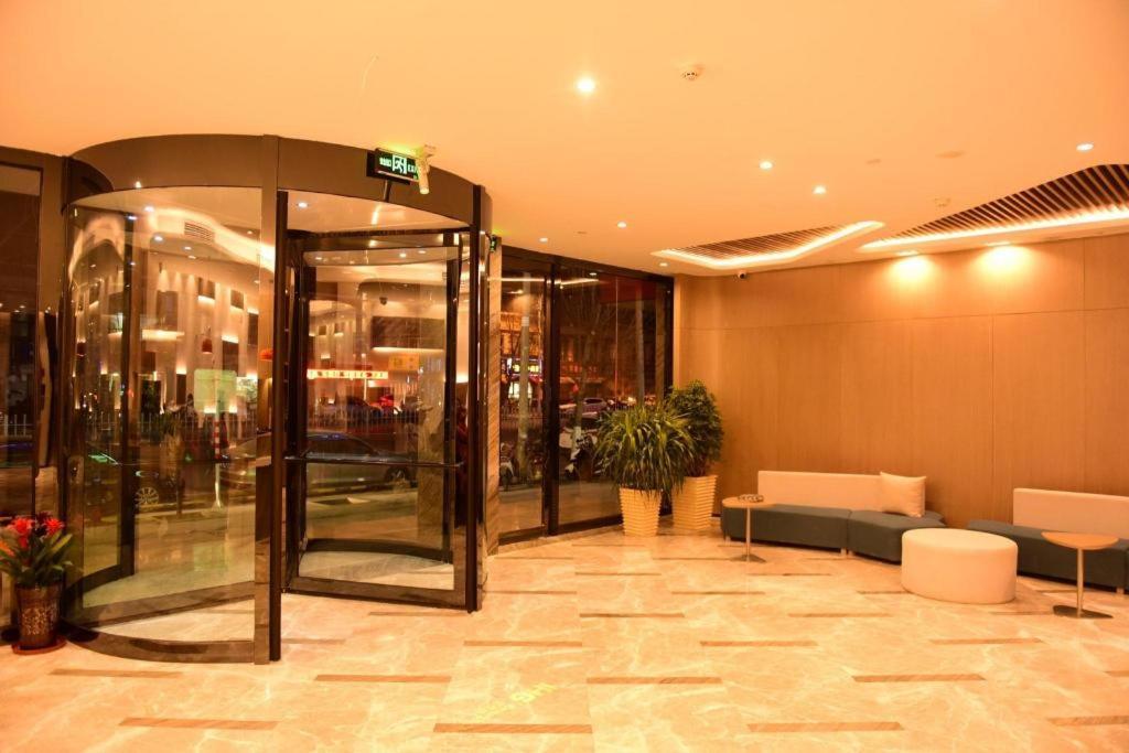 Holiday Inn Express Lhasa Potala Square By Ihg Extérieur photo