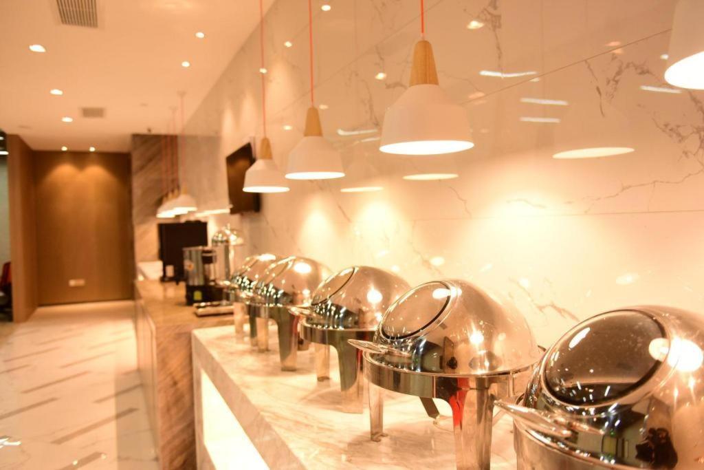 Holiday Inn Express Lhasa Potala Square By Ihg Extérieur photo